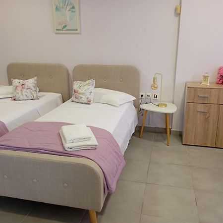 Cozy Apartment Near To The Airport Kouvarás Exterior photo