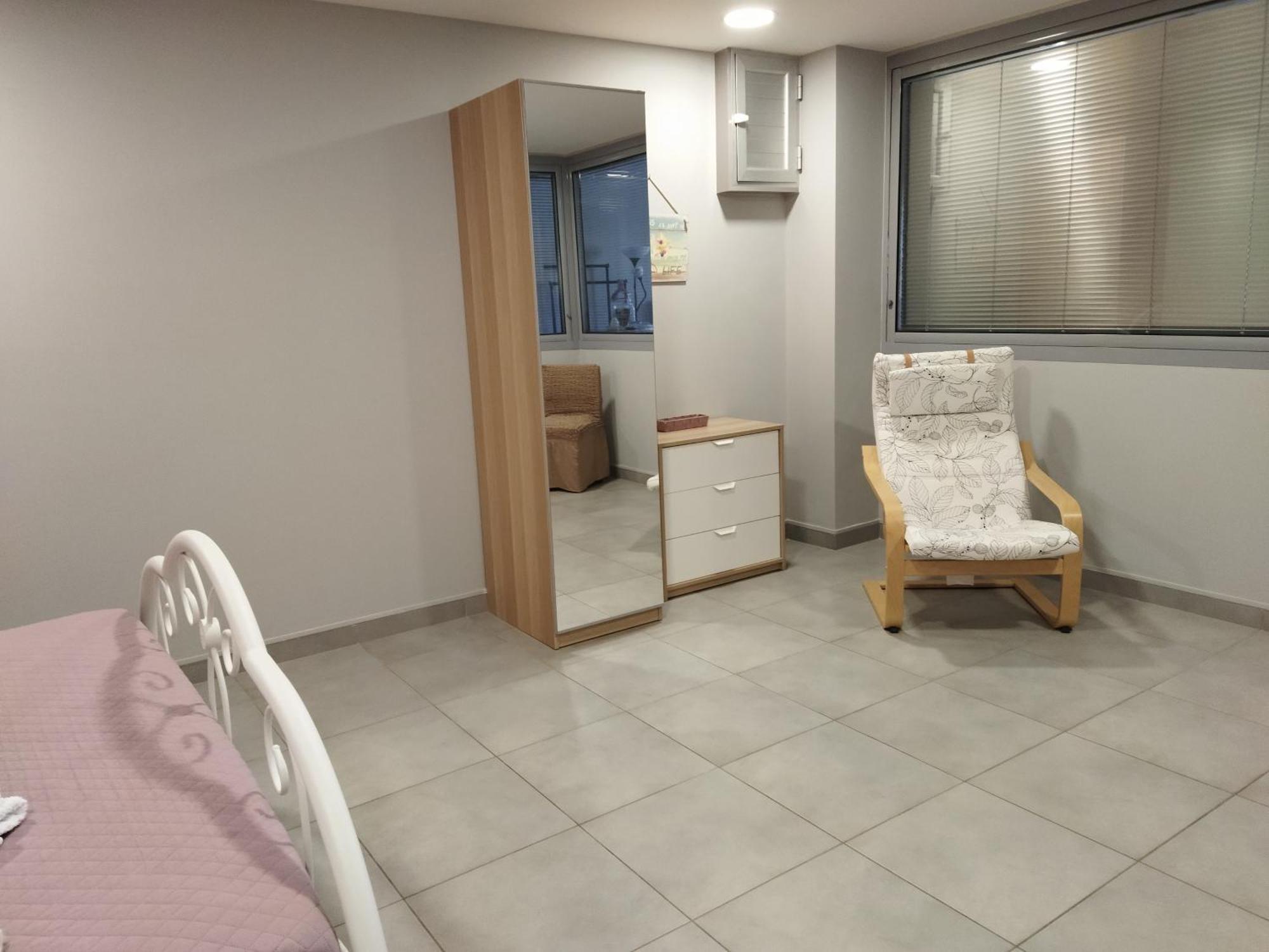 Cozy Apartment Near To The Airport Kouvarás Room photo